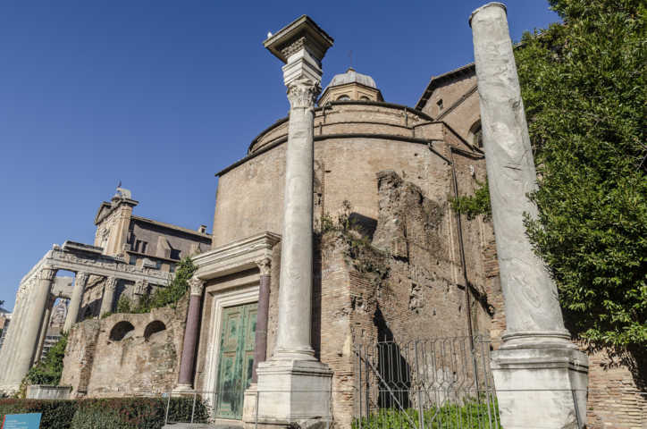 55 - Italia - Roma - Foro Romano - templo de Romulo